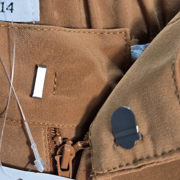 NWT | Brown Pleated Wide Leg High Waisted Trousers Dress Pants | Size 14 - Picture 3 of 6